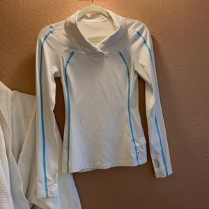 0621 Lululemon - Long Sleeved Pullover w/ Collar